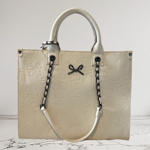 Betsy Johnson XOKiara2 Embossed Bow Tote & Wristlet NWT - Picture 2 of 8